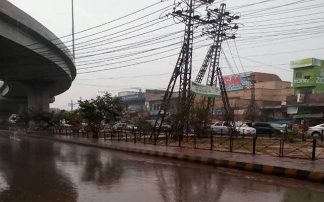 لاہور سمیت پنجاب کے مختلف علاقوں میں وقفے وقفے سے بارشوں کا سلسلہ جاری