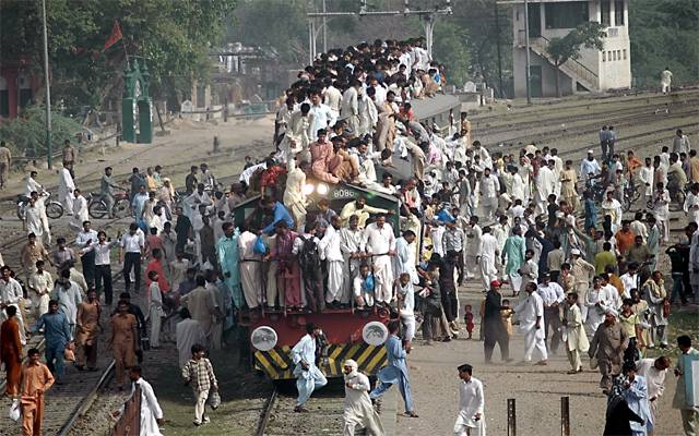 شہریوں کا احتجاج رائیگاں،لاہور تا نارووال ریلوے سیکشن کے مسائل جوں کے توں