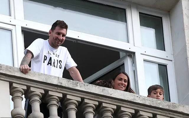 Lionel Messi with his family