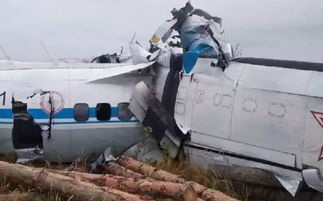 Sixteen killed after plane crash