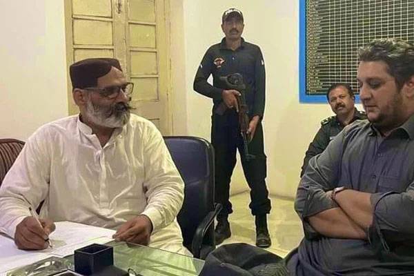 awais jam mpa sindh in police station