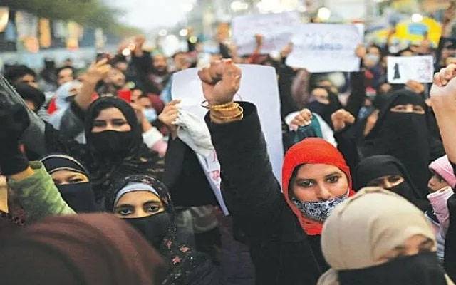 حجاب پر پابندی ، بھارت میں ہنگامے، دفعہ 144 نافذ