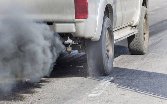 Vehicles,releasing smoke.action