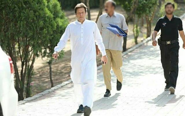 عمران خان اور وفاقی کابینہ ڈی نوٹیفائی