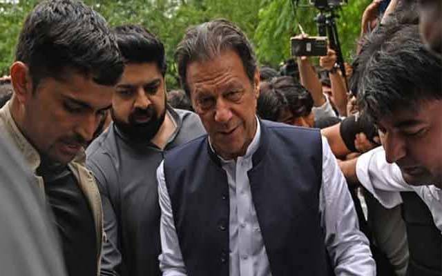  عدالت میں پیشی کے موقع پر عمران خان نےصحافیوں سے کیا کہا 