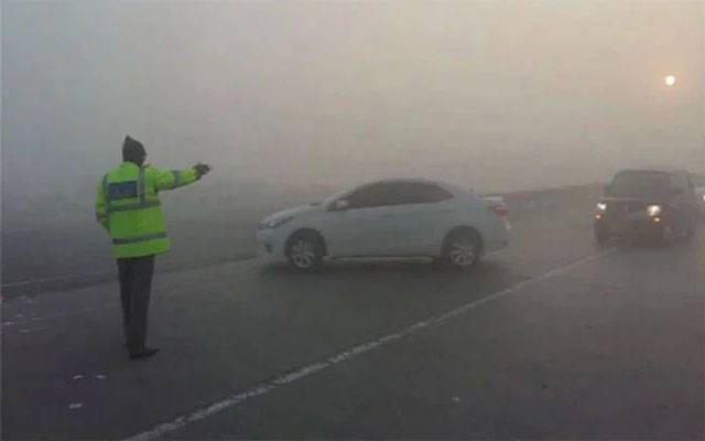 شدید دھند کے باعث موٹروے ایم 2 لاہور سے خانقاہ ڈوگرہ تک بند کر دی گئی