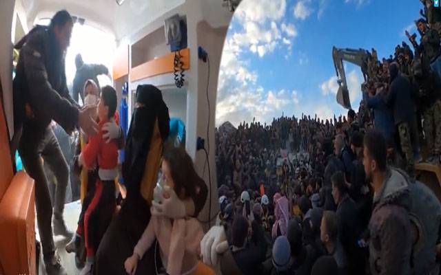 ویڈیو: شام میں 40 گھنٹوں بعد ملبے تلے دبے خاندان کو زندہ نکال لیا گیا