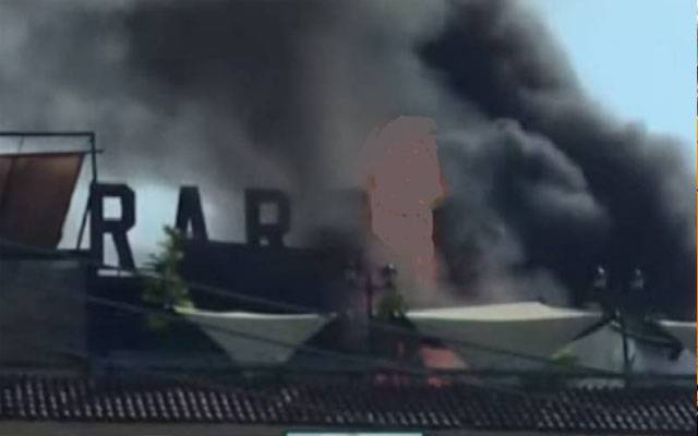 Lahore, Shopping Plaza ablaze, City42