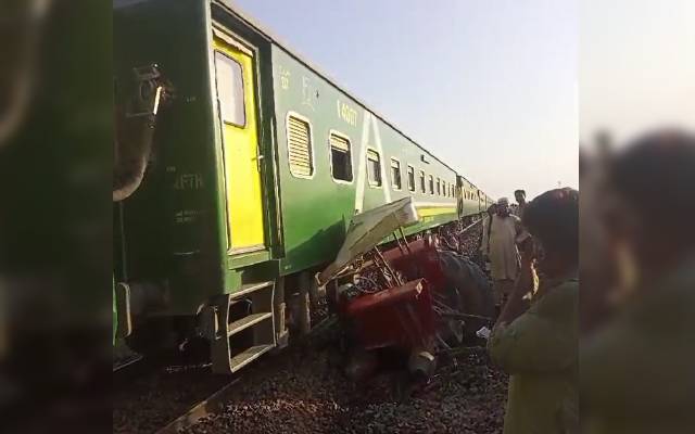 لاہور سے کراچی جانے والی  ٹرین حادثے کا شکار