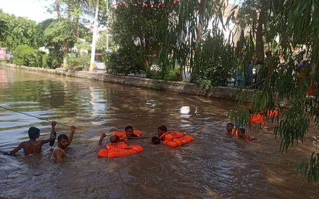  صادق آباد؛ نہر میں نہاتے ہوئے 2 کمسن بچے ڈوب کر جاں بحق 