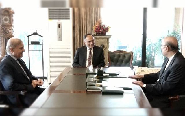 صدر مملکت سے وزیر اعظم کی ملاقات، ملک کی معاشی و مالی صورتحال  پر گفتگو
