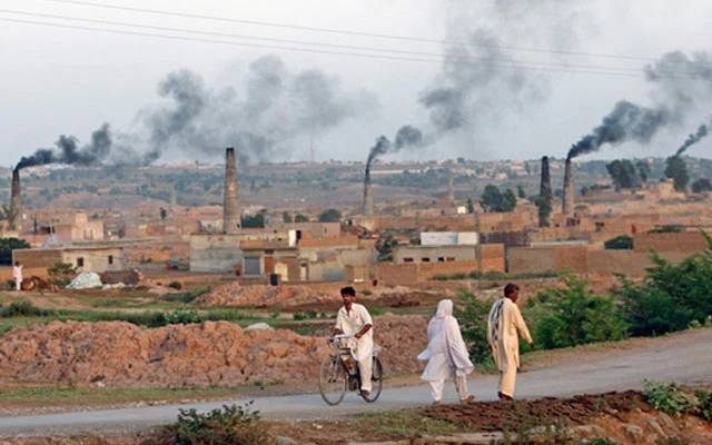  اینٹی سموگ سکواڈ کی کارروائی ،زگ زیگ پالیسی کی خلاف ورزی پر اینٹوں کے 2 بھٹے مسمار