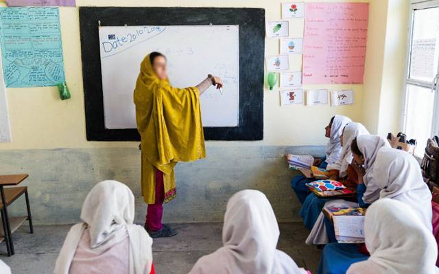 سرکاری سکولوں کے  اساتذہ کے لیے بری خبر،ہزاروں تبادلوں کا فیصلہ 