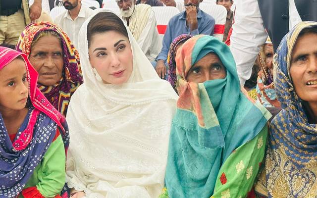  مریم نواز سیلاب متاثرین کےلیے راجن پور پہنچ گئیں 