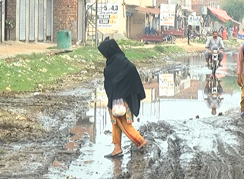 Bhasen Road, Batapur, Dogaje village, Lahore suberban areas, civic problems, sewerage system collapsed, city42 , WASA 