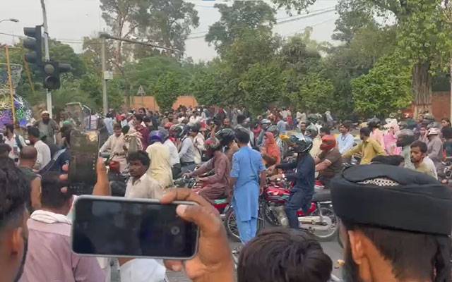 Blind protest, city42, Devis Road, Club Chowk Lahore, Traffic Jam, 