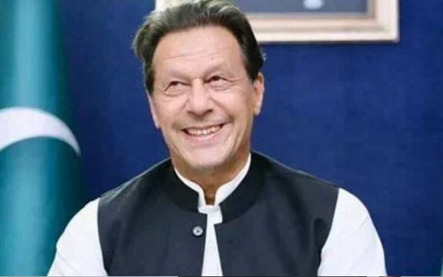 ہیرا پھیری سے وزیر اعظم بننے والے عمران خان  آکسفورڈ چانسلر کے لیے نااہل ؛ برطانوی اخبار