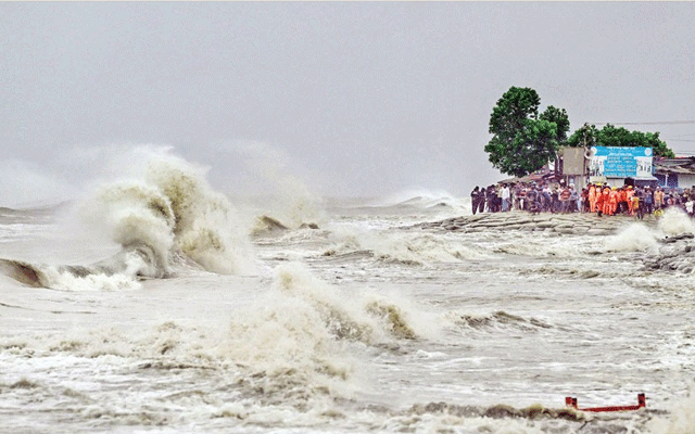 Cyclone remal, West Bangal, Bay of Bengal, Deadly cyclone, City42 