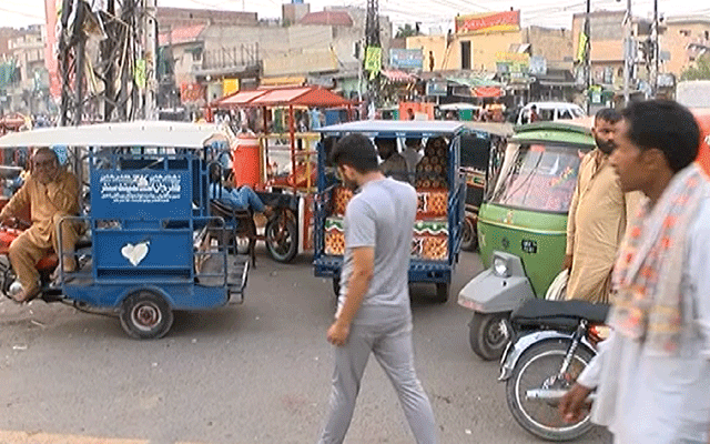 Bagrayan Chowk, Chungchi riksha, city42, traffic problems, traffic jam, Lahore Traffic Police 