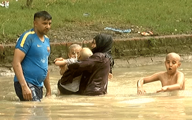 Lahore Canal, bathing in the canal, Section144, violating the law, city42, Women of Lahore, 