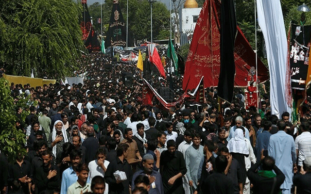 عشرہ محرم الحرام کے ساتویں روز   لاہور سمیت صوبہ بھر میں ہونے والی مجالس میں آج 56ہزار800 سے زائد افسران و اہلکار سکیورٹی ڈیوٹی پر مامور ہیں۔