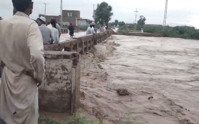 ملک بھر میں بارشوں سے تباہی، حادثات میں 8افراد جاں بحق، نشیبی علاقے زیر آب